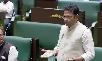 Minister Sridhar Babu: 2047 నాటికి 3 ట్రిలియన్ డాలర్ల ఆర్థిక వ్యవస్థ లక్ష్యం.. హిల్ట్ పాలసీతో హైదరాబాద్లో కాలుష్య నియంత్రణ: మంత్రి శ్రీధర్ బాబు Minister Sridhar Babu: 2047 నాటికి 3 ట్రిలియన్ డాలర్ల ఆర్థిక వ్యవస్థ లక్ష్యం.. హిల్ట్ పాలసీతో హైదరాబాద్లో కాలుష్య నియంత్రణ: మంత్రి శ్రీధర్ బాబు