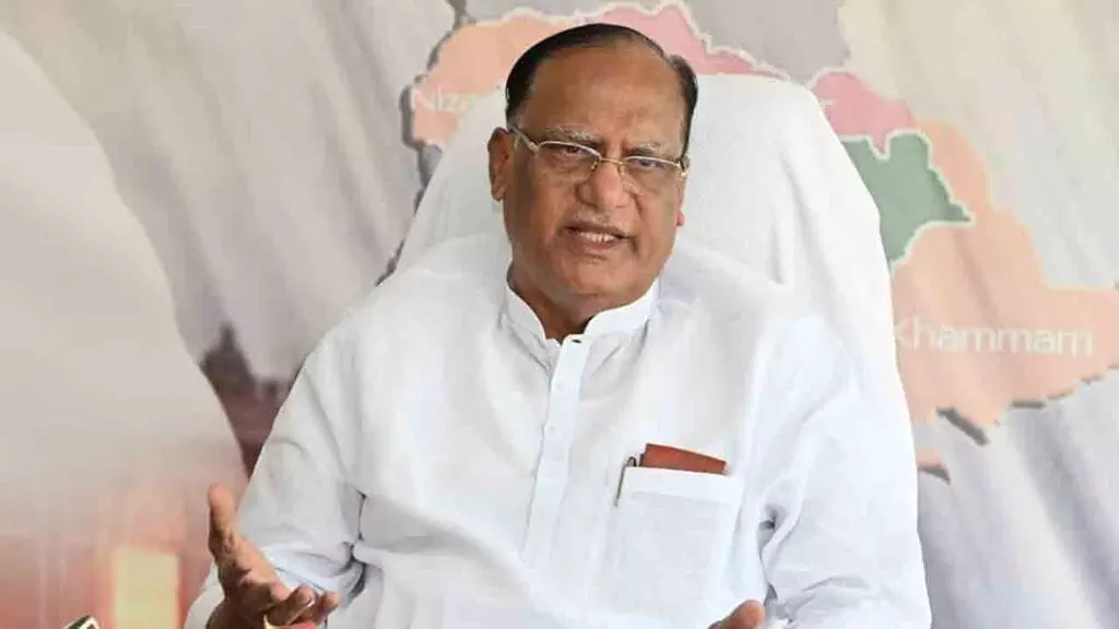 Gutta Sukender Reddy: కవిత కొత్త పార్టీ ప్రకటనపై గుత్తా సుఖేందర్రెడ్డి వ్యాఖ్యలు: మనుగడ సవాలుగా మారుతుంది Gutta Sukender Reddy: కవిత కొత్త పార్టీ ప్రకటనపై గుత్తా సుఖేందర్రెడ్డి వ్యాఖ్యలు: మనుగడ సవాలుగా మారుతుంది
