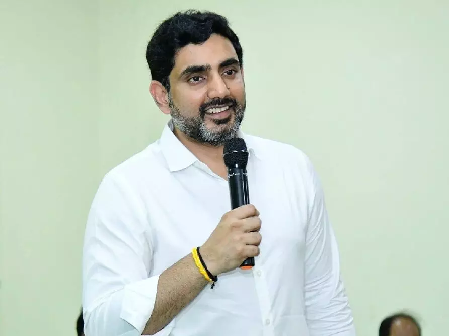 Nara Lokesh: పెద్ద కంపెనీలకు తక్కువ ధరకు భూములిస్తే తప్పేం లేదు: నారా లోకేష్ Nara Lokesh: పెద్ద కంపెనీలకు తక్కువ ధరకు భూములిస్తే తప్పేం లేదు: నారా లోకేష్