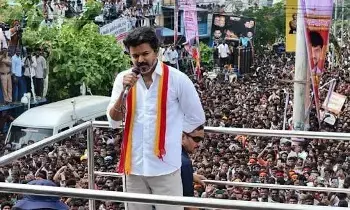 CBI Notices to Vijay: విజయ్ కి సీబీఐ నోటీసులు..అరెస్ట్ చేస్తారా? CBI Notices to Vijay: విజయ్ కి సీబీఐ నోటీసులు..అరెస్ట్ చేస్తారా?