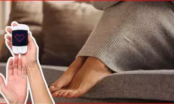 Feet Feeling Cold: మీ పాదాలు చల్లగా ఉంటున్నాయా..? అయితే అది కేవలం చలి వల్ల మాత్రమే కాదు.. కారణమిదే.. Feet Feeling Cold: మీ పాదాలు చల్లగా ఉంటున్నాయా..? అయితే అది కేవలం చలి వల్ల మాత్రమే కాదు.. కారణమిదే..
