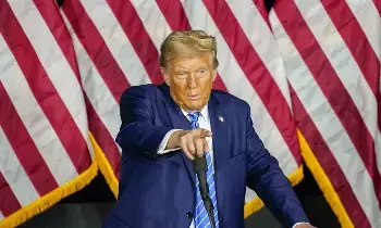 Trump Tariffs : ట్రంప్ టారిఫ్ బాంబు..రష్యా నుంచి చమురు కొంటే 500 శాతం టాక్స్..భారత్, చైనాలే టార్గెట్