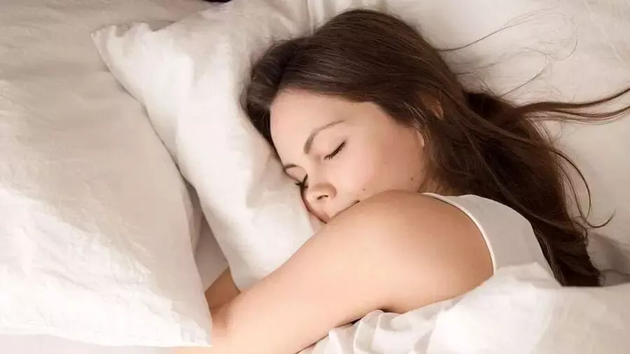 Sleeping Less Than 5 Hours: 5 గంటల కంటే తక్కువ నిద్రపోతున్నారా? అయితే మీ ప్రాణాలకే ముప్పు Sleeping Less Than 5 Hours: 5 గంటల కంటే తక్కువ నిద్రపోతున్నారా? అయితే మీ ప్రాణాలకే ముప్పు