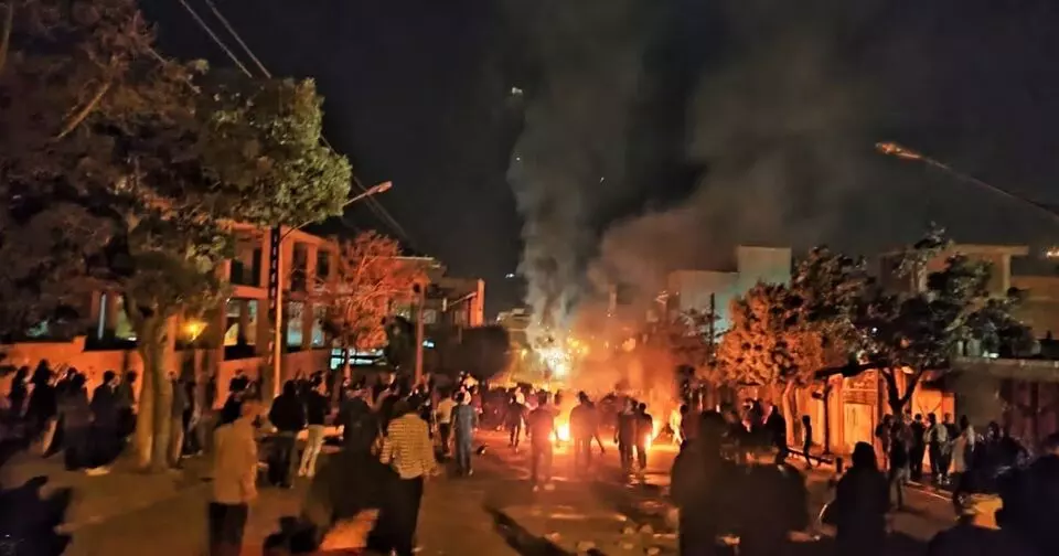 Protests intensify in Iran: ఇరాన్లో ఆందోళనలు తీవ్రం.. టెహ్రాన్లో 200కి పైగా మృతులు: వైద్యుడు వెల్లడి Protests intensify in Iran: ఇరాన్లో ఆందోళనలు తీవ్రం.. టెహ్రాన్లో 200కి పైగా మృతులు: వైద్యుడు వెల్లడి
