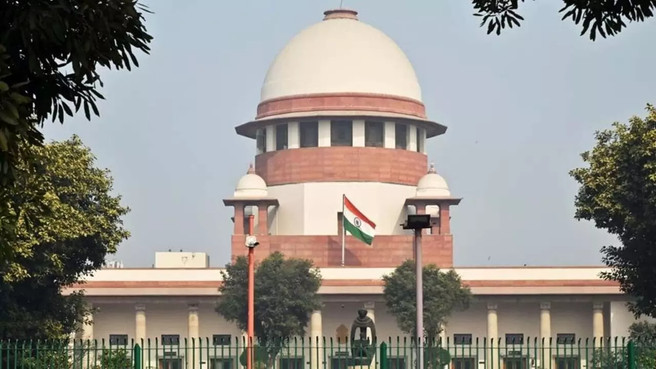Supreme Court: సుప్రీం కోర్టు: పోలవరం-నల్లమల సాగర్ రిట్ పిటిషన్ను వెనక్కి తీసుకున్న తెలంగాణ Supreme Court: సుప్రీం కోర్టు: పోలవరం-నల్లమల సాగర్ రిట్ పిటిషన్ను వెనక్కి తీసుకున్న తెలంగాణ