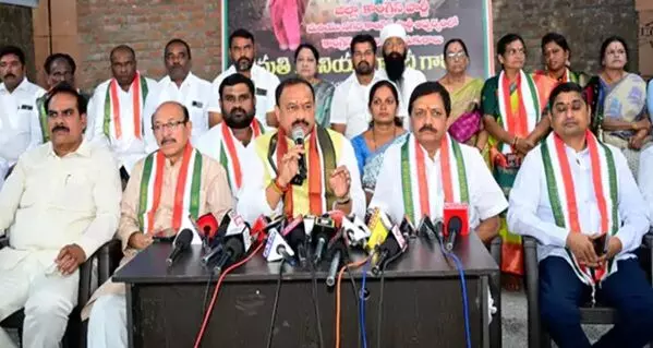 TPCC Chief Mahesh Kumar Goud: మున్సిపల్ ఎన్నికల్లో కాంగ్రెస్ విజయం తథ్యం: టీపీసీసీ అధ్యక్షుడు మహేశ్కుమార్ గౌడ్ ధీమా TPCC Chief Mahesh Kumar Goud: మున్సిపల్ ఎన్నికల్లో కాంగ్రెస్ విజయం తథ్యం: టీపీసీసీ అధ్యక్షుడు మహేశ్కుమార్ గౌడ్ ధీమా
