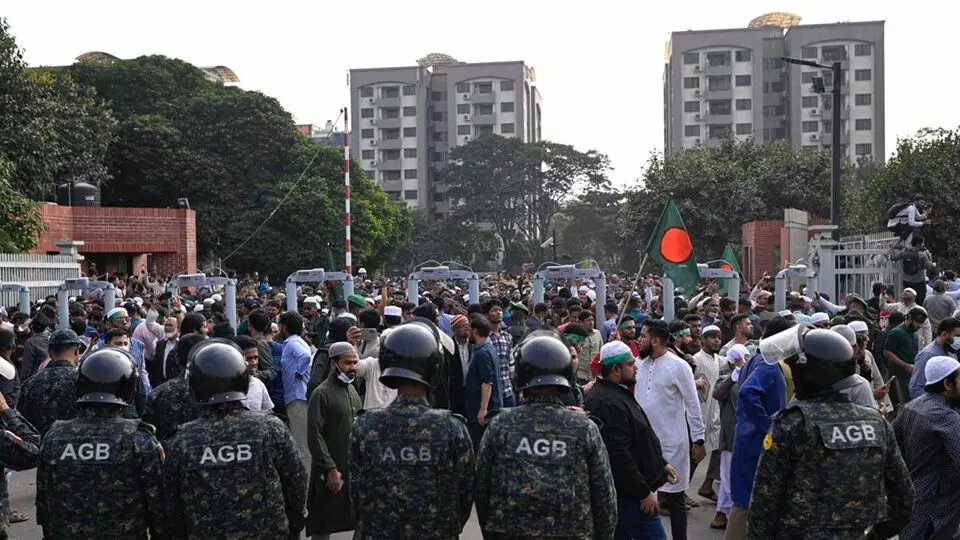 Attacks on Hindus in Bangladesh: బంగ్లాదేశ్లో హిందువులపై దాడులు: ప్రత్యేక పోలింగ్ బూత్లు ఏర్పాటు చేయాలని హిందూ సంఘం డిమాండ్ Attacks on Hindus in Bangladesh: బంగ్లాదేశ్లో హిందువులపై దాడులు: ప్రత్యేక పోలింగ్ బూత్లు ఏర్పాటు చేయాలని హిందూ సంఘం డిమాండ్