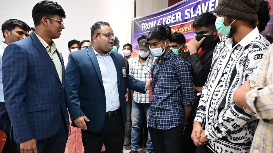 22 Andhra Pradesh Youth Rescued from Myanmar Cyber Hell: మయన్మార్ సైబర్ నరకం నుంచి 22 ఏపీ యువకుల రక్షణ: చీకటి గదుల్లో కరెంట్ షాకులు, హింసలు 22 Andhra Pradesh Youth Rescued from Myanmar Cyber Hell: మయన్మార్ సైబర్ నరకం నుంచి 22 ఏపీ యువకుల రక్షణ: చీకటి గదుల్లో కరెంట్ షాకులు, హింసలు