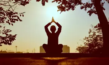 Never Offer Prayers Facing South: పొరపాటున కూడా దక్షిణం వైపు నమస్కరించకండి.. ఎందుకో తెలుసా? Never Offer Prayers Facing South: పొరపాటున కూడా దక్షిణం వైపు నమస్కరించకండి.. ఎందుకో తెలుసా?