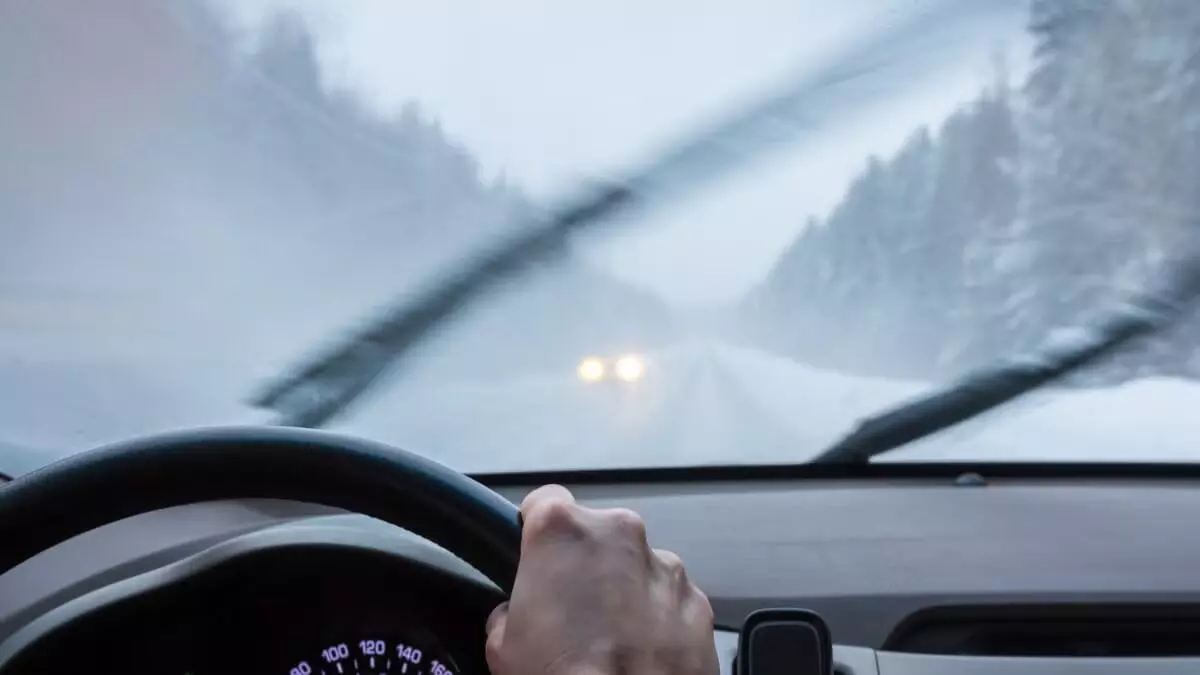 Car Care Tips : కారు అద్దాలపై మంచు ముసుగు..బంగాళదుంప, షేవింగ్ క్రీమ్ తో తీసేయండి Car Care Tips : కారు అద్దాలపై మంచు ముసుగు..బంగాళదుంప, షేవింగ్ క్రీమ్ తో తీసేయండి