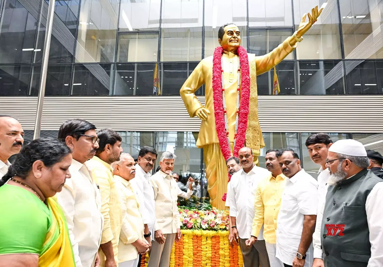 CM Chandrababu Slams YSRCP: సీఎం చంద్రబాబు ధ్వజం: వైకాపా పాలనలో మాఫియాల హవా.. ల్యాండ్, శాండ్, వైన్, మైన్, గంజాయి, డ్రగ్స్లే వారి క్రెడిట్! CM Chandrababu Slams YSRCP: సీఎం చంద్రబాబు ధ్వజం: వైకాపా పాలనలో మాఫియాల హవా.. ల్యాండ్, శాండ్, వైన్, మైన్, గంజాయి, డ్రగ్స్లే వారి క్రెడిట్!