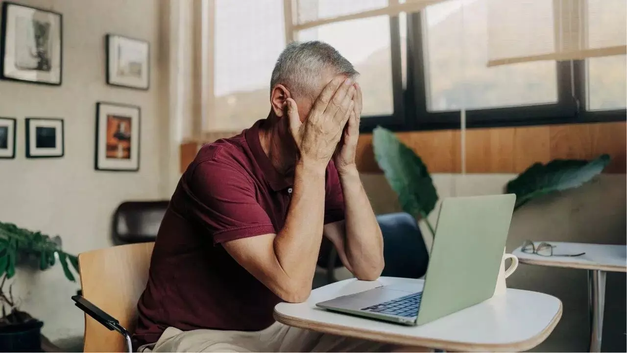 Excess Stress Is Like Poison: అధిక ఒత్తిడి విషంతో సమానం.. అకాల వృద్ధాప్యం నుంచి గుండె జబ్బుల వరకు.. తప్పించుకోండిలా.. Excess Stress Is Like Poison: అధిక ఒత్తిడి విషంతో సమానం.. అకాల వృద్ధాప్యం నుంచి గుండె జబ్బుల వరకు.. తప్పించుకోండిలా..