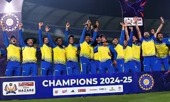 Vijay Hazare Trophy: చరిత్ర సృష్టించిన విధర్భ.. తొలిసారి విజయ్ హజారే ట్రోఫీ కైవసం Vijay Hazare Trophy: చరిత్ర సృష్టించిన విధర్భ.. తొలిసారి విజయ్ హజారే ట్రోఫీ కైవసం