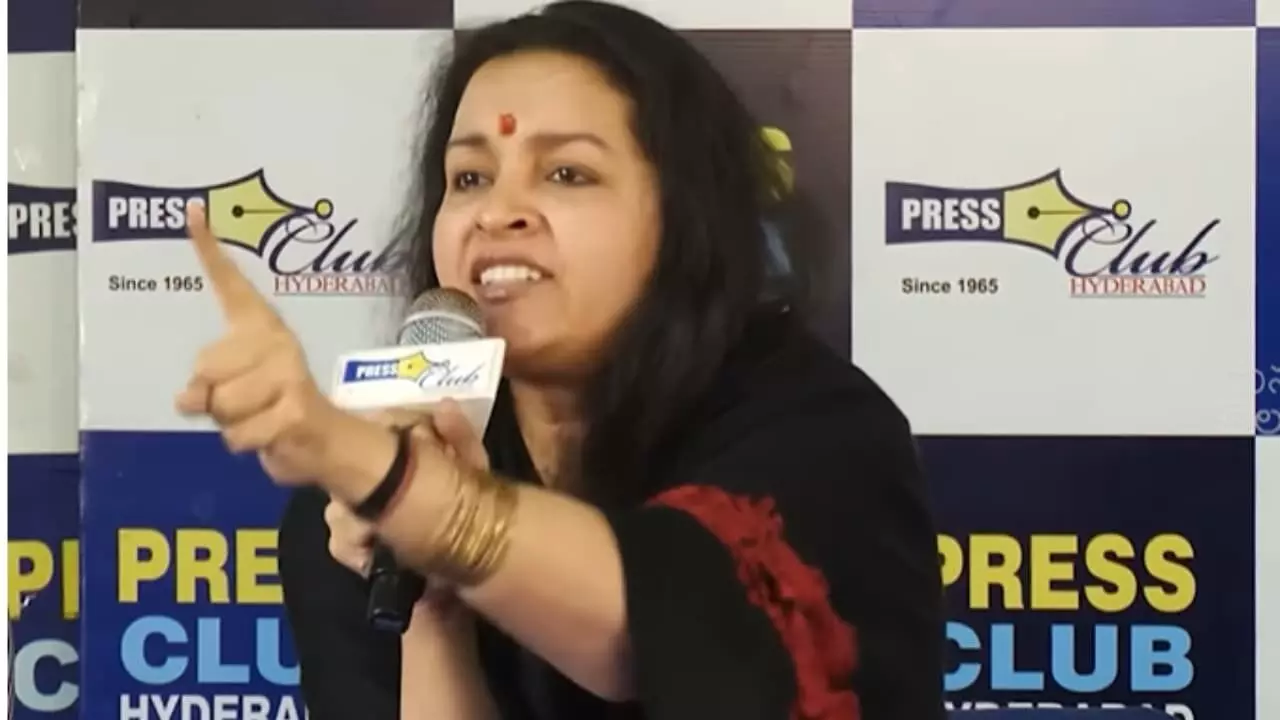 Actress Renu Desai: నాకు తిక్క ఉంది.. ట్రోలర్లకు రేణు దేశాయ్ స్ట్రాంగ్ కౌంటర్ Actress Renu Desai: నాకు తిక్క ఉంది.. ట్రోలర్లకు రేణు దేశాయ్ స్ట్రాంగ్ కౌంటర్