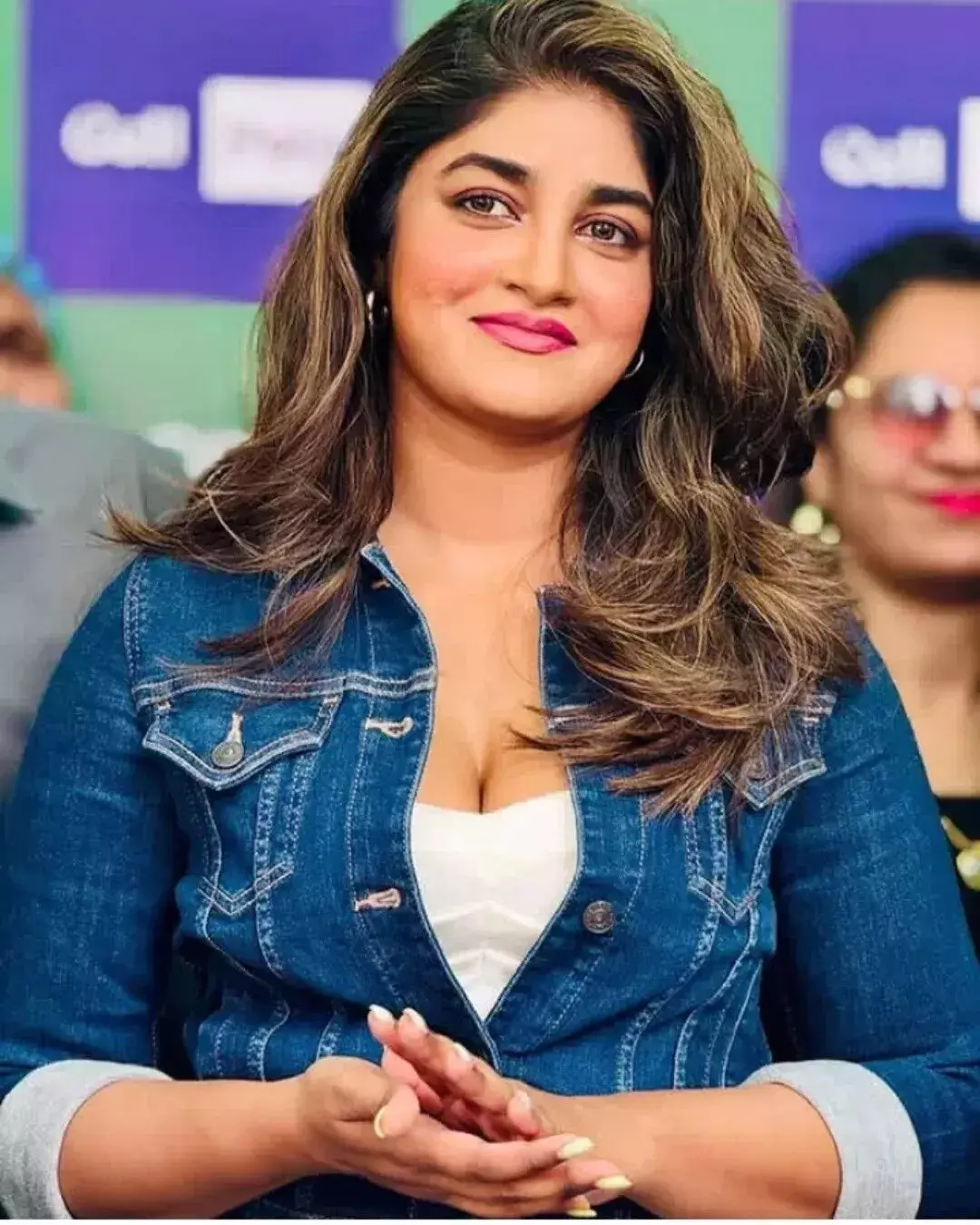 Dimple Hayathi Clarifies Rumors: నాకు పెళ్లి కాలేదు.. ఆ వార్తలన్నీ అబద్ధం.. రూమర్లపై క్లారిటీ ఇచ్చిన డింపుల్ హయతి Dimple Hayathi Clarifies Rumors: నాకు పెళ్లి కాలేదు.. ఆ వార్తలన్నీ అబద్ధం.. రూమర్లపై క్లారిటీ ఇచ్చిన డింపుల్ హయతి