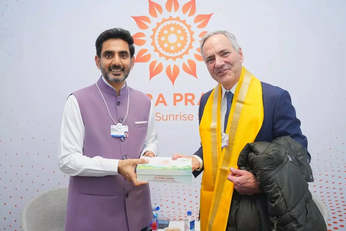 AP CM Chandrababu Holds Key Meetings at Davos: ఆంధ్రప్రదేశ్ ముఖ్యమంత్రి చంద్రబాబు దావోస్లో కీలక భేటీలు: అమరావతిని సైబర్ సెక్యూరిటీ నగరంగా తీర్చిదిద్దాలని ఇజ్రాయెల్ను కోరిన సీఎం AP CM Chandrababu Holds Key Meetings at Davos: ఆంధ్రప్రదేశ్ ముఖ్యమంత్రి చంద్రబాబు దావోస్లో కీలక భేటీలు: అమరావతిని సైబర్ సెక్యూరిటీ నగరంగా తీర్చిదిద్దాలని ఇజ్రాయెల్ను కోరిన సీఎం