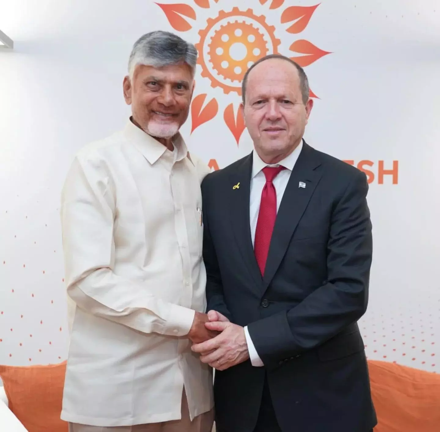 AP CM Chandrababu Holds Key Meetings at Davos: ఆంధ్రప్రదేశ్ ముఖ్యమంత్రి చంద్రబాబు దావోస్లో కీలక భేటీలు: అమరావతిని సైబర్ సెక్యూరిటీ నగరంగా తీర్చిదిద్దాలని ఇజ్రాయెల్ను కోరిన సీఎం AP CM Chandrababu Holds Key Meetings at Davos: ఆంధ్రప్రదేశ్ ముఖ్యమంత్రి చంద్రబాబు దావోస్లో కీలక భేటీలు: అమరావతిని సైబర్ సెక్యూరిటీ నగరంగా తీర్చిదిద్దాలని ఇజ్రాయెల్ను కోరిన సీఎం
