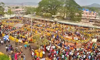 Medaram: మేడారంలో ఘనంగా మండ మెలిగే పండుగ Medaram: మేడారంలో ఘనంగా మండ మెలిగే పండుగ