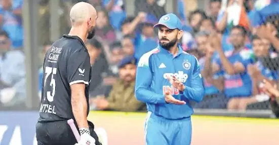 ICC ODI Rankings: కోహ్లీని వెనక్కి నెట్టి..టాప్ ప్లేస్ కు మిచెల్ ICC ODI Rankings: కోహ్లీని వెనక్కి నెట్టి..టాప్ ప్లేస్ కు మిచెల్