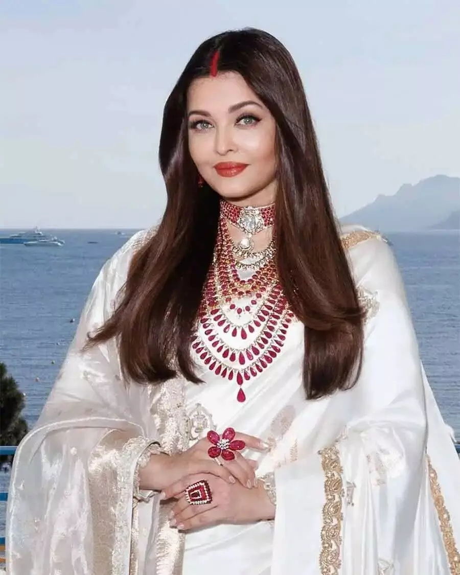 Aishwarya Rai’s Interesting Remarks: మహిళల అతిపెద్ద ఆయుధం అదే.. ఐశ్వర్యరాయ్ ఆసక్తికర వ్యాఖ్యలు Aishwarya Rai’s Interesting Remarks: మహిళల అతిపెద్ద ఆయుధం అదే.. ఐశ్వర్యరాయ్ ఆసక్తికర వ్యాఖ్యలు