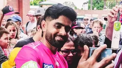 Big Bash League: సిడ్నీ సిక్సర్స్ జట్టుకు బిగ్ షాక్.. బాబర్ ఆజం ఔట్! Big Bash League: సిడ్నీ సిక్సర్స్ జట్టుకు బిగ్ షాక్.. బాబర్ ఆజం ఔట్!