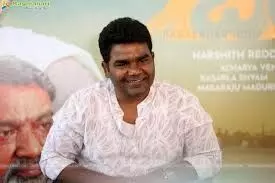 Balagam Venu in Controversy: వివాదంలో బలగం వేణు. ఎల్లమ్మ షూటింగ్లో షూస్ ధరించడంపై నెటిజన్ల ఫైర్ Balagam Venu in Controversy: వివాదంలో బలగం వేణు. ఎల్లమ్మ షూటింగ్లో షూస్ ధరించడంపై నెటిజన్ల ఫైర్