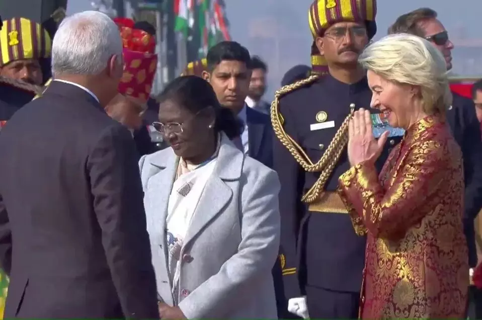 European Commission President Ursula von der Leyen: భారత్ విజయవంతమైతే ప్రపంచం మరింత స్థిరంగా, సమృద్ధిగా ఉంటుంది: ఉర్సులా వాన్ డెర్ లెయెన్ European Commission President Ursula von der Leyen: భారత్ విజయవంతమైతే ప్రపంచం మరింత స్థిరంగా, సమృద్ధిగా ఉంటుంది: ఉర్సులా వాన్ డెర్ లెయెన్