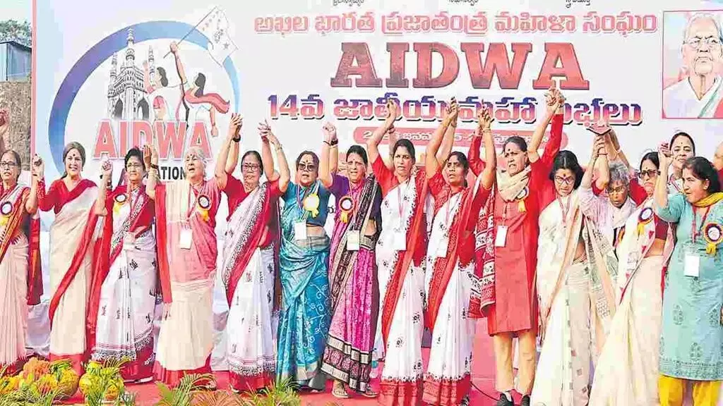 Former MP Brinda Karat: మహిళల సమానత్వం కోసం ఉద్యమాలు కీలకం-మాజీ ఎంపీ బృందా కారాట్ Former MP Brinda Karat: మహిళల సమానత్వం కోసం ఉద్యమాలు కీలకం-మాజీ ఎంపీ బృందా కారాట్