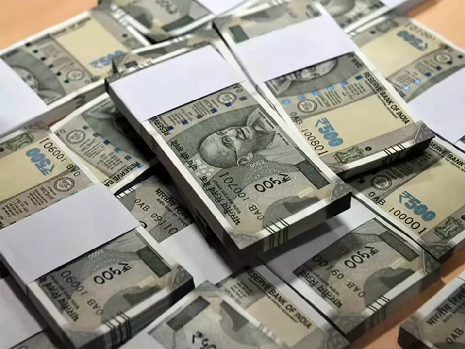 Mysterious ₹400 Crore Heist Case: మిస్టరీగా ₹400 కోట్ల దారిదోపిడీ కేసు: రెండు రాష్ట్రాల పోలీసుల భిన్న వాదనలు Mysterious ₹400 Crore Heist Case: మిస్టరీగా ₹400 కోట్ల దారిదోపిడీ కేసు: రెండు రాష్ట్రాల పోలీసుల భిన్న వాదనలు