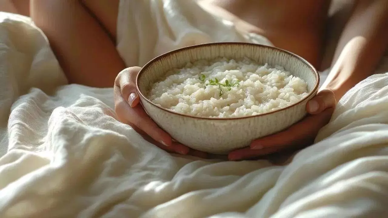 Eating While Sitting on the Bed: మంచం మీద కూర్చుని తింటున్నారా? అయితే లక్ష్మీదేవి మీ ఇంటిని వదిలి వెళ్లడం ఖాయం.. Eating While Sitting on the Bed: మంచం మీద కూర్చుని తింటున్నారా? అయితే లక్ష్మీదేవి మీ ఇంటిని వదిలి వెళ్లడం ఖాయం..
