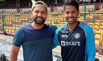 Surya Breaks Rohit’s Record: రోహిత్ రికార్డ్ బద్దలు కొట్టిన సూర్య Surya Breaks Rohit’s Record: రోహిత్ రికార్డ్ బద్దలు కొట్టిన సూర్య