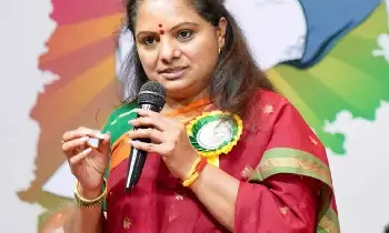 Kavitha’s Sharp Remarks: సీఎం రేవంత్కు సంతోష్రావు గూఢచారి: కవిత ఘాటు వ్యాఖ్యలు Kavitha’s Sharp Remarks: సీఎం రేవంత్కు సంతోష్రావు గూఢచారి: కవిత ఘాటు వ్యాఖ్యలు