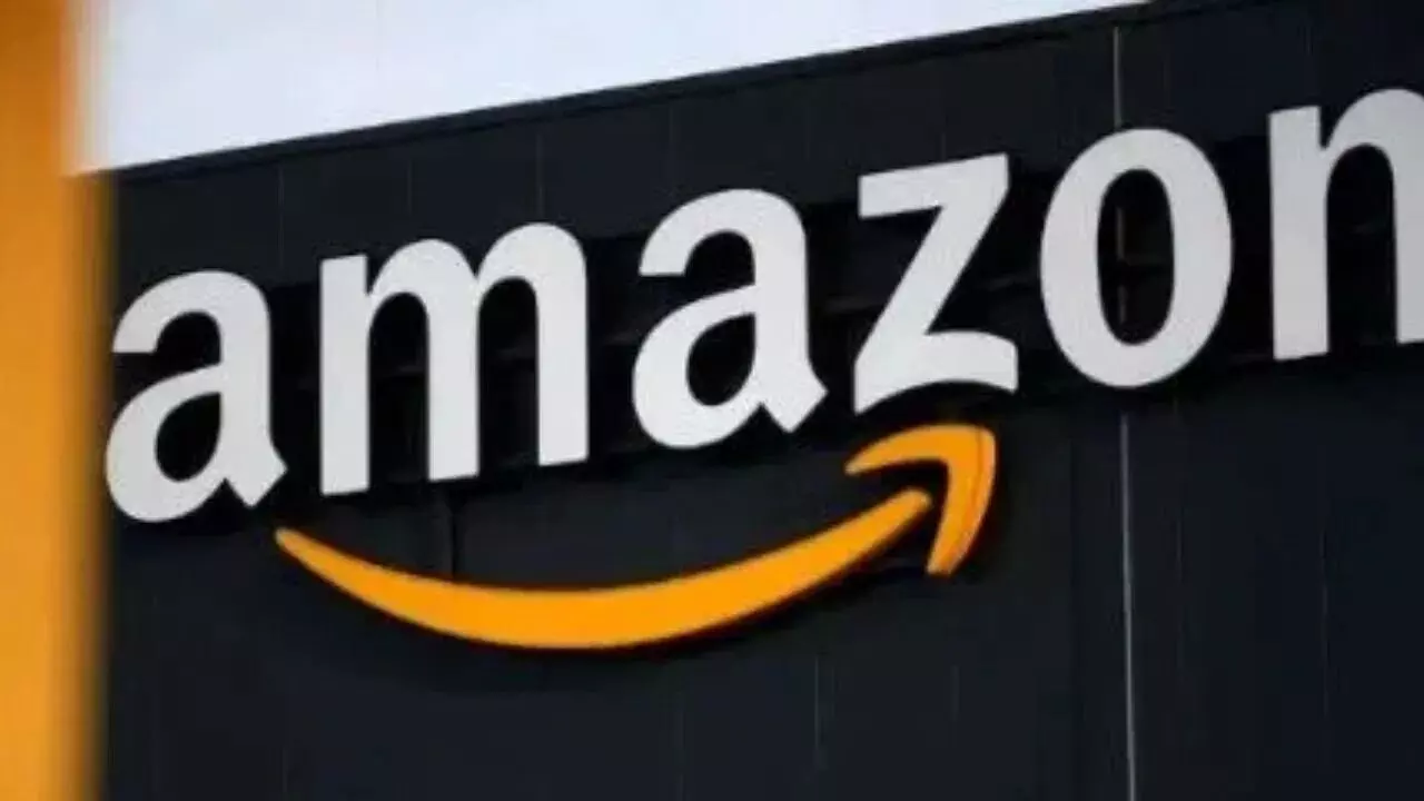 Amazon Layoff : అమెజాన్ లో ఘోర తప్పిదం..ఉద్యోగం పీకేయకముందే బై బై మెసేజ్లు..ఉద్యోగుల్లో వణుకు Amazon Layoff : అమెజాన్ లో ఘోర తప్పిదం..ఉద్యోగం పీకేయకముందే బై బై మెసేజ్లు..ఉద్యోగుల్లో వణుకు