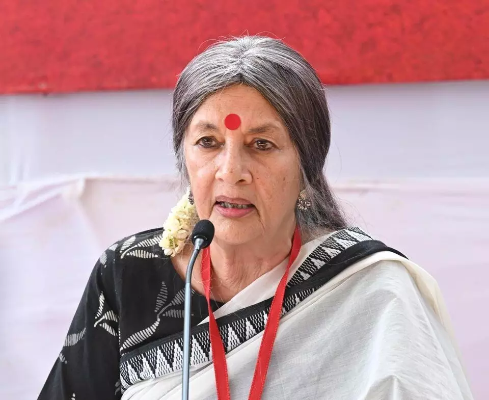 Brinda Karat: బృందా కారత్: నగదు బదిలీ పథకాలు మహిళలకు ఉపయోగకరమే.. హక్కుల రక్షణే ప్రధాన సవాల్ Brinda Karat: బృందా కారత్: నగదు బదిలీ పథకాలు మహిళలకు ఉపయోగకరమే.. హక్కుల రక్షణే ప్రధాన సవాల్