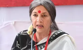 Brinda Karat: బృందా కారత్: నగదు బదిలీ పథకాలు మహిళలకు ఉపయోగకరమే.. హక్కుల రక్షణే ప్రధాన సవాల్ Brinda Karat: బృందా కారత్: నగదు బదిలీ పథకాలు మహిళలకు ఉపయోగకరమే.. హక్కుల రక్షణే ప్రధాన సవాల్
