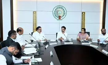 Andhra Pradesh IT Minister Nara Lokesh: సోషల్ మీడియాలో మైనర్లను దూరంగా ఉంచాలి: మంత్రి లోకేశ్ Andhra Pradesh IT Minister Nara Lokesh: సోషల్ మీడియాలో మైనర్లను దూరంగా ఉంచాలి: మంత్రి లోకేశ్
