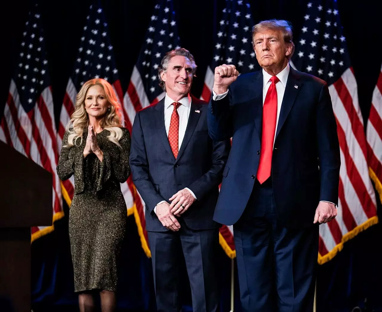 US President Donald Trump: అమెరికా ఇంటీరియర్ సెక్రటరీగా డగ్ బర్గమ్ను నియమించినందుకు ట్రంప్ విచిత్ర వ్యాఖ్యలు US President Donald Trump: అమెరికా ఇంటీరియర్ సెక్రటరీగా డగ్ బర్గమ్ను నియమించినందుకు ట్రంప్ విచిత్ర వ్యాఖ్యలు