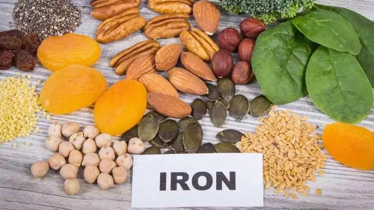 Iron Deficiency: ఐరన్ లోపం ఉంటే ఎలాంటి ఫుడ్ తినాలి.? Iron Deficiency: ఐరన్ లోపం ఉంటే ఎలాంటి ఫుడ్ తినాలి.?