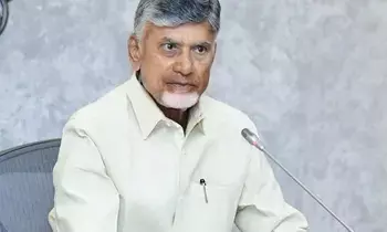 CM Chandrababu Naidu Warns: చంద్రబాబు హెచ్చరిక: వైకాపా ఉచ్చులో పడకండి.. చట్టబద్ధంగానే ఎదుర్కోండి CM Chandrababu Naidu Warns: చంద్రబాబు హెచ్చరిక: వైకాపా ఉచ్చులో పడకండి.. చట్టబద్ధంగానే ఎదుర్కోండి