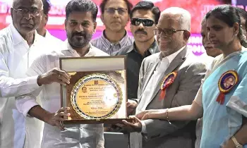 CM Revanth Reddy Questions: ముఖ్యమంత్రి రేవంత్ రెడ్డి: కేసీఆర్ కుటుంబం వేల కోట్ల ఆస్తులు ఎలా సంపాదించింది? నేరాలు చేసి ప్రశ్నలు రాకుండా ఉండాలనుకుంటున్నారా? CM Revanth Reddy Questions: ముఖ్యమంత్రి రేవంత్ రెడ్డి: కేసీఆర్ కుటుంబం వేల కోట్ల ఆస్తులు ఎలా సంపాదించింది? నేరాలు చేసి ప్రశ్నలు రాకుండా ఉండాలనుకుంటున్నారా?