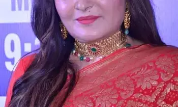 Actress Jayaprada: జయప్రద జీవితంలో తీరని పీడకల: ఆమెనే భార్య అని కోర్టుకెక్కిన వ్యక్తి .. కాపాడింది ఎవరంటే? Actress Jayaprada: జయప్రద జీవితంలో తీరని పీడకల: ఆమెనే భార్య అని కోర్టుకెక్కిన వ్యక్తి .. కాపాడింది ఎవరంటే?