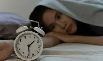 Struggling with Sleeplessness: నిద్రలేమితో సతమతమవుతున్నారా? రాత్రి పడుకునే ముందు మీరు చేసే ఈ 3 తప్పులే కారణం..