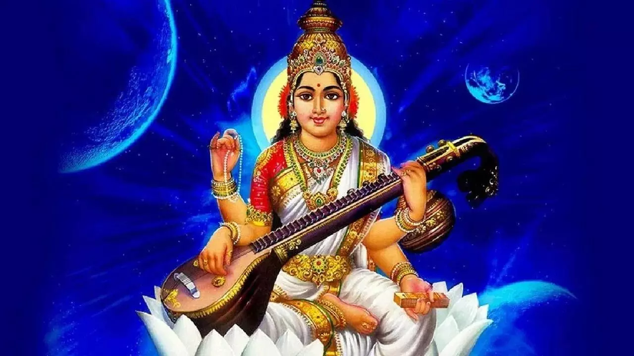 Saraswati Only About Book Knowledge: సరస్వతి అంటే కేవలం పుస్తక జ్ఞానమేనా? జ్ఞాన దేవత వెనుక ఉన్న అసలు రహస్యం ఇదే Saraswati Only About Book Knowledge: సరస్వతి అంటే కేవలం పుస్తక జ్ఞానమేనా? జ్ఞాన దేవత వెనుక ఉన్న అసలు రహస్యం ఇదే