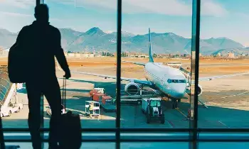 New Baggage Rules : స్వదేశానికి వచ్చే భారతీయులకు పండగే..రూ.75,000 వరకు వస్తువులు తెచ్చినా రూపాయి కట్టక్కర్లేదు New Baggage Rules : స్వదేశానికి వచ్చే భారతీయులకు పండగే..రూ.75,000 వరకు వస్తువులు తెచ్చినా రూపాయి కట్టక్కర్లేదు