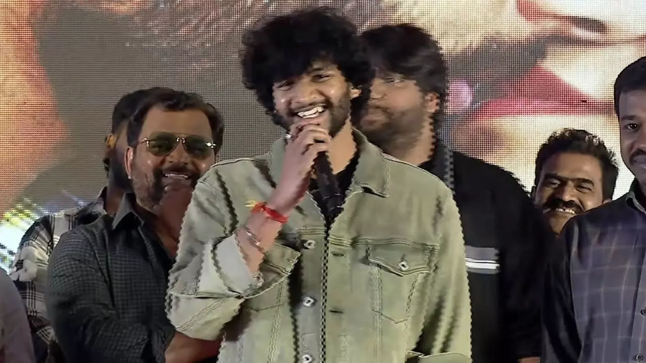 Hero Chandrahass: బరాబర్ప్రేమిస్తా హీరో చంద్రహాస్పై కేసు Hero Chandrahass: బరాబర్ప్రేమిస్తా హీరో చంద్రహాస్పై కేసు