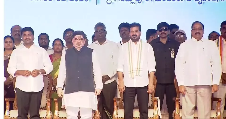 CM Revanth Reddy: ముఖ్యమంత్రి రేవంత్రెడ్డి: భారాస్-భాజపాలది ఫెవికాల్ బంధం.. మా లక్ష్యం రాష్ట్రాన్ని దేశంలో నంబర్ వన్ చేయడం! CM Revanth Reddy: ముఖ్యమంత్రి రేవంత్రెడ్డి: భారాస్-భాజపాలది ఫెవికాల్ బంధం.. మా లక్ష్యం రాష్ట్రాన్ని దేశంలో నంబర్ వన్ చేయడం!