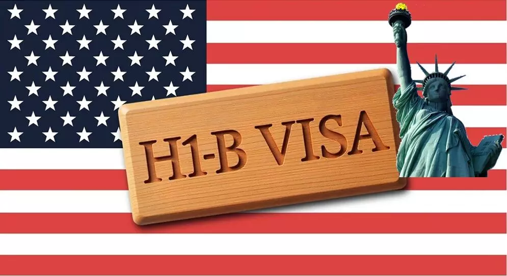 Discrimination Against Indians in Texas, USA: అమెరికాలో టెక్సాస్లో భారతీయులపై వివక్ష: హెచ్-1బీ వీసాదారులు నగరాన్ని ఆక్రమించారు అంటూ ఆరోపణలు Discrimination Against Indians in Texas, USA: అమెరికాలో టెక్సాస్లో భారతీయులపై వివక్ష: హెచ్-1బీ వీసాదారులు నగరాన్ని ఆక్రమించారు అంటూ ఆరోపణలు