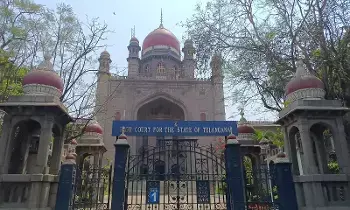 Telangana High Court: తెలంగాణ హైకోర్టు: ఆరోపణలు, అనుమానాల ఆధారంగా పరీక్షలు రద్దు చేయడం సరికాదు Telangana High Court: తెలంగాణ హైకోర్టు: ఆరోపణలు, అనుమానాల ఆధారంగా పరీక్షలు రద్దు చేయడం సరికాదు
