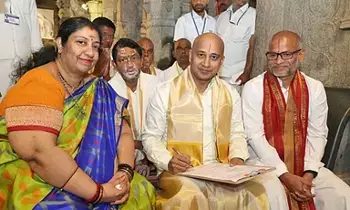 TTD Executive Officer: తితిదే ఈవోగా ముద్దాడ రవిచంద్ర బాధ్యతల స్వీకరణ TTD Executive Officer: తితిదే ఈవోగా ముద్దాడ రవిచంద్ర బాధ్యతల స్వీకరణ