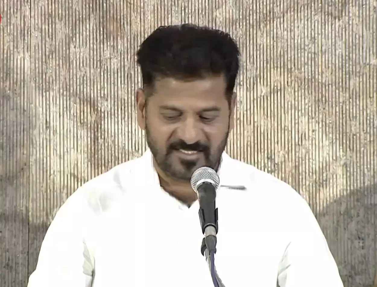 Telangana Municipal Elections: తెలంగాణ మున్సిపల్ ఎన్నికలు: ప్రతి ఓటరూ పోలింగ్ కేంద్రానికి రావాలి.. నేతలతో సీఎం రేవంత్ రెడ్డి సమీక్ష Telangana Municipal Elections: తెలంగాణ మున్సిపల్ ఎన్నికలు: ప్రతి ఓటరూ పోలింగ్ కేంద్రానికి రావాలి.. నేతలతో సీఎం రేవంత్ రెడ్డి సమీక్ష
